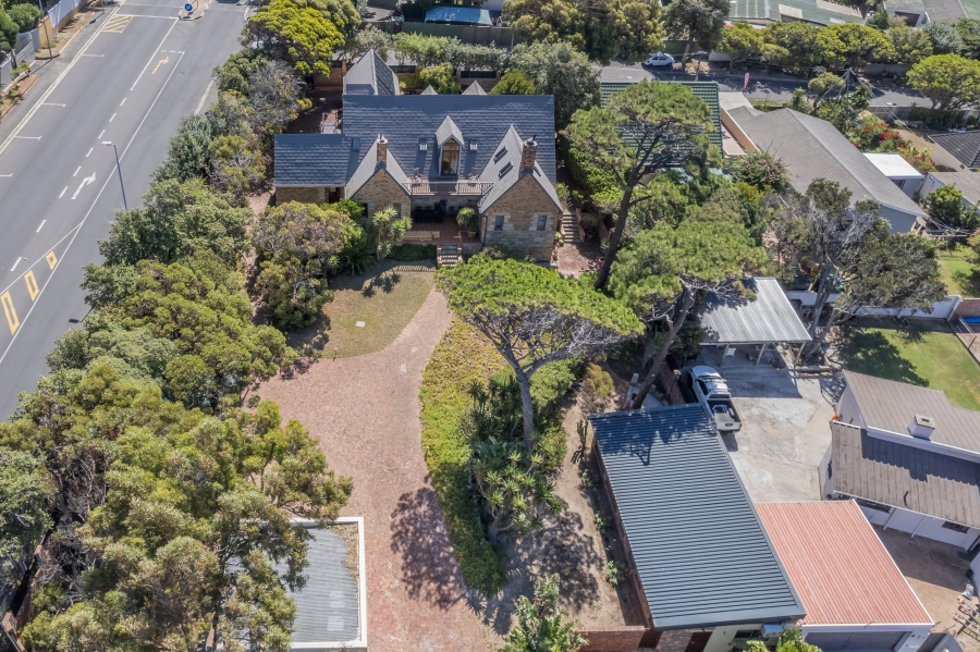 4 Bedroom Property for Sale in Fish Hoek Western Cape